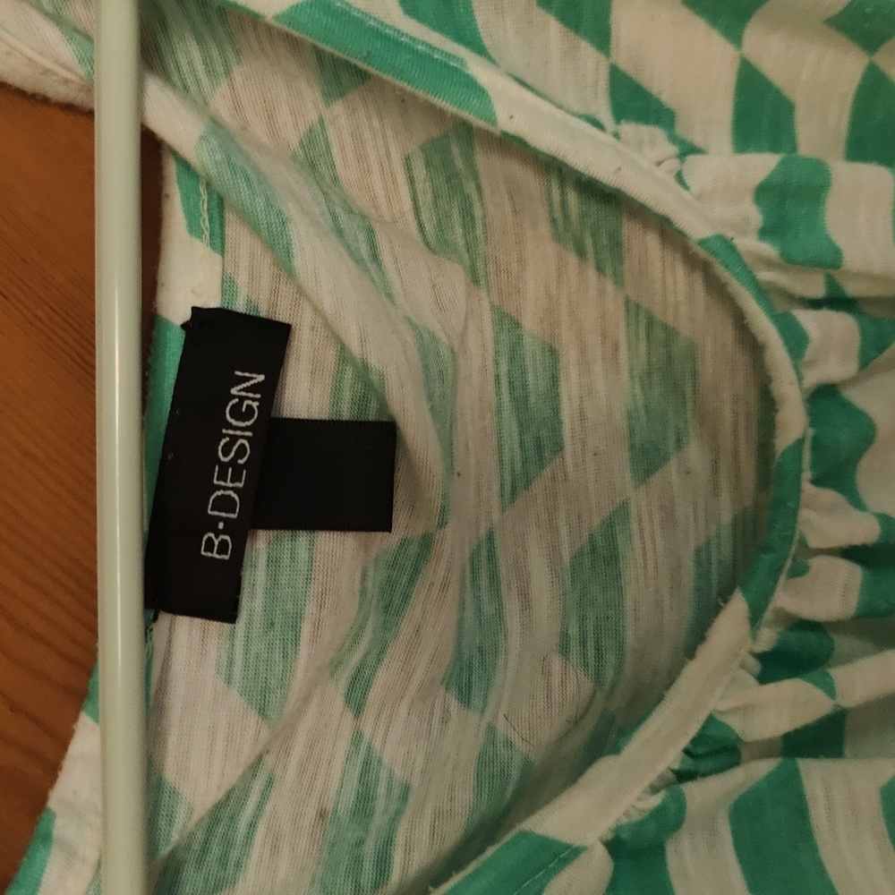 B Design top - Picture 2 of 2